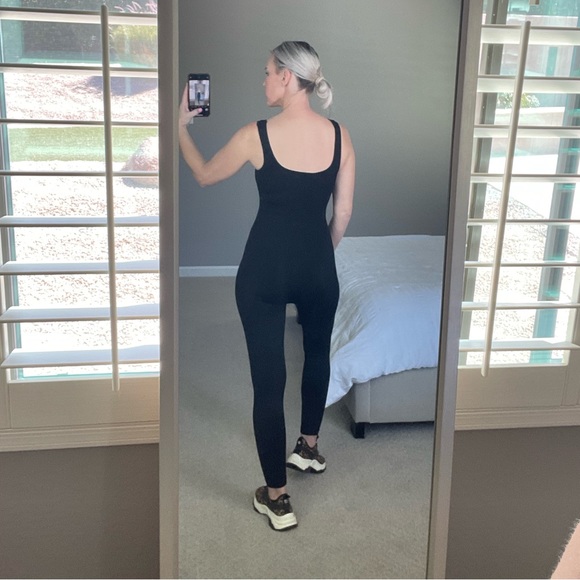 NWT Solid Black Color Seamless Ribbed Fitted Style Body Jumpsuit - Picture 9 of 11